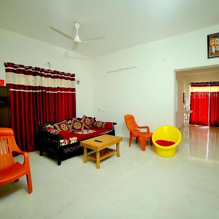 Truelife Homestays - Alamelu Avenue - Fully Furnished Ac 2Bhk Apartments In Tirupati - Walkable To Restaurants & Super Market - Fast Wifi - Kitchen - Easy Access To Airport, Railway Station, Sri Padmavathi & Tirumala Temple ภายนอก รูปภาพ