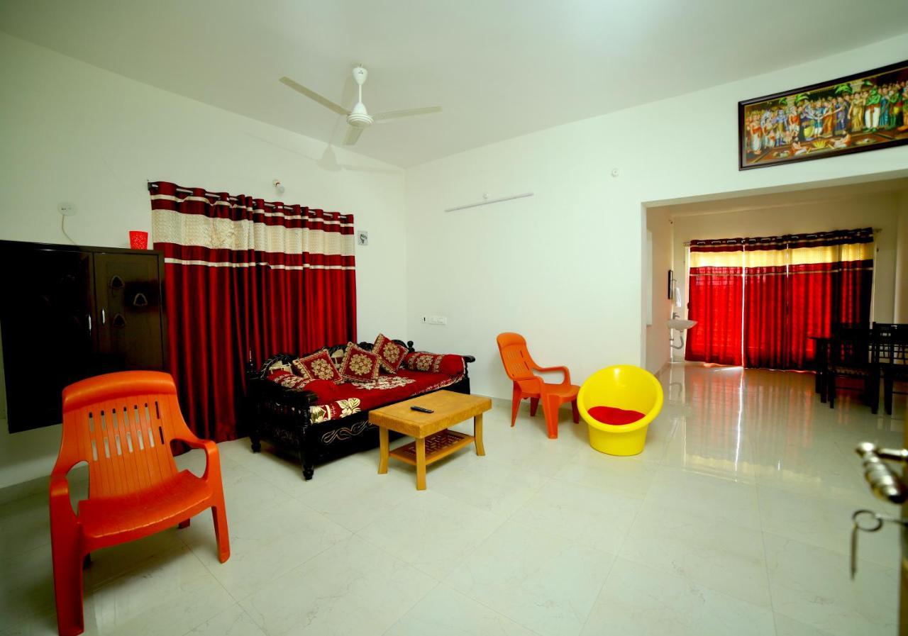 Truelife Homestays - Alamelu Avenue - Fully Furnished Ac 2Bhk Apartments In Tirupati - Walkable To Restaurants & Super Market - Fast Wifi - Kitchen - Easy Access To Airport, Railway Station, Sri Padmavathi & Tirumala Temple ภายนอก รูปภาพ