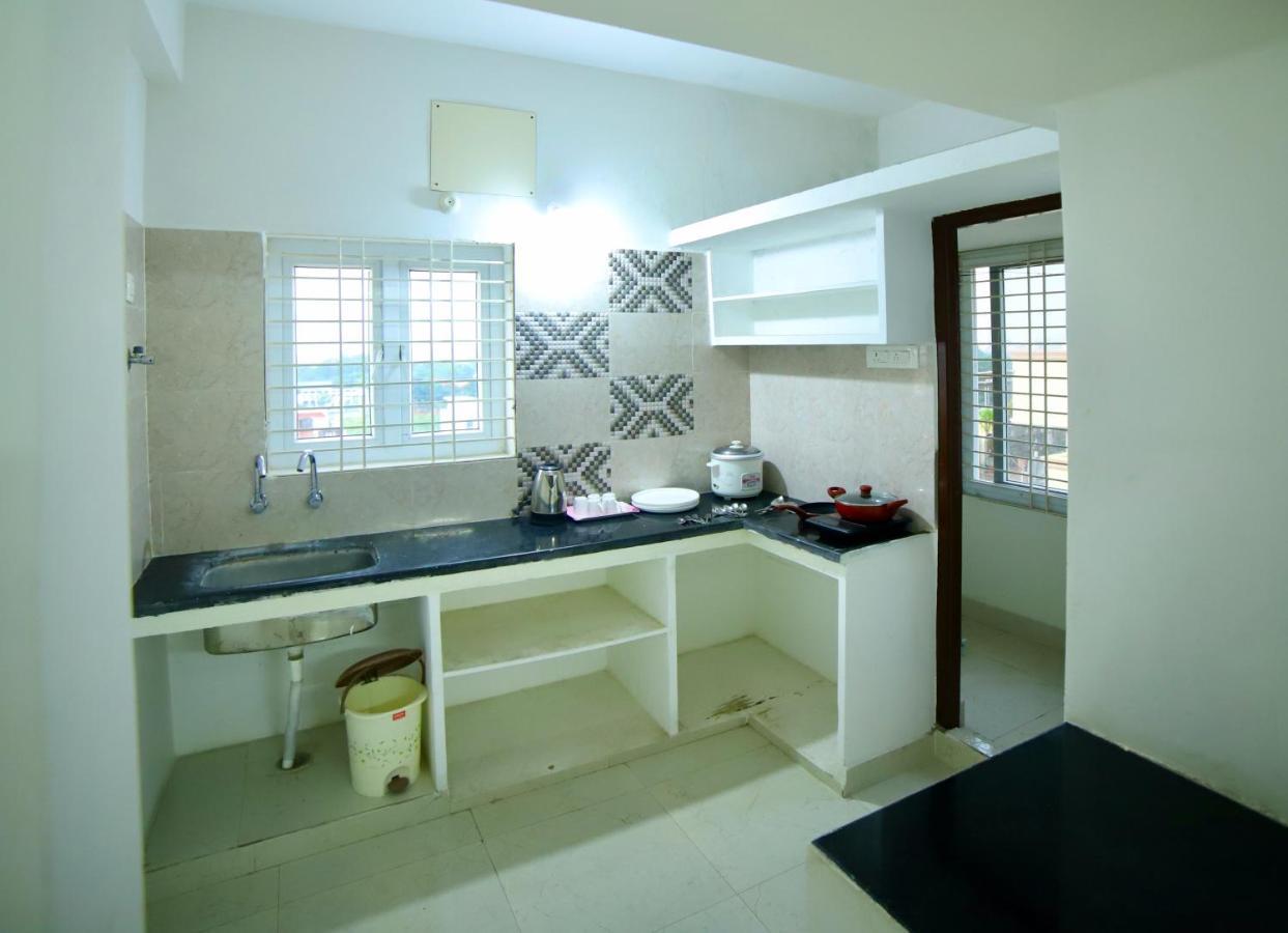 Truelife Homestays - Alamelu Avenue - Fully Furnished Ac 2Bhk Apartments In Tirupati - Walkable To Restaurants & Super Market - Fast Wifi - Kitchen - Easy Access To Airport, Railway Station, Sri Padmavathi & Tirumala Temple ภายนอก รูปภาพ