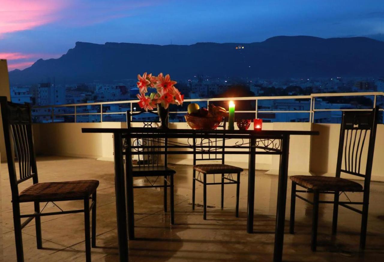 Truelife Homestays - Alamelu Avenue - Fully Furnished Ac 2Bhk Apartments In Tirupati - Walkable To Restaurants & Super Market - Fast Wifi - Kitchen - Easy Access To Airport, Railway Station, Sri Padmavathi & Tirumala Temple ภายนอก รูปภาพ