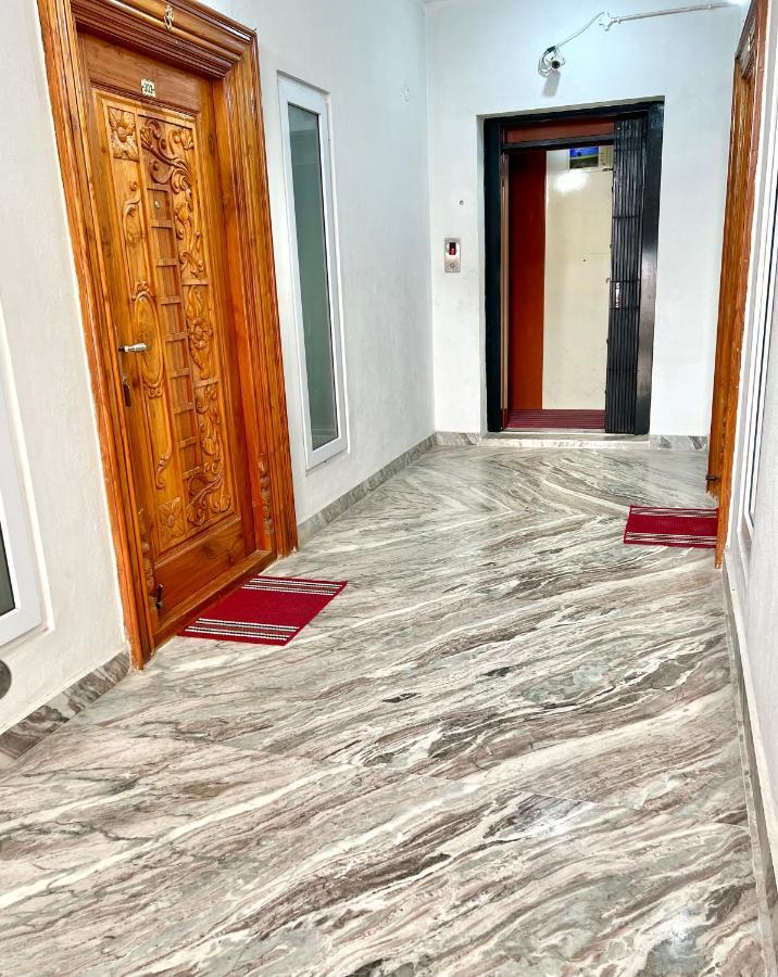 Truelife Homestays - Alamelu Avenue - Fully Furnished Ac 2Bhk Apartments In Tirupati - Walkable To Restaurants & Super Market - Fast Wifi - Kitchen - Easy Access To Airport, Railway Station, Sri Padmavathi & Tirumala Temple ภายนอก รูปภาพ